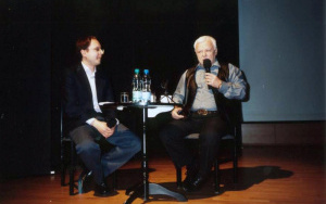 Marian Opania